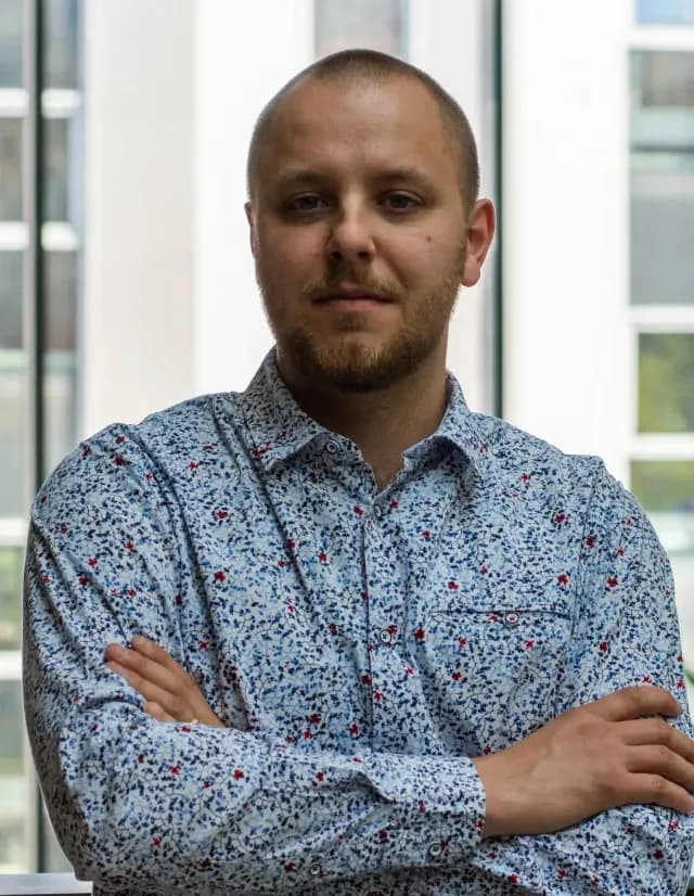 Professional portrait of Dr. Miroslav Hennel